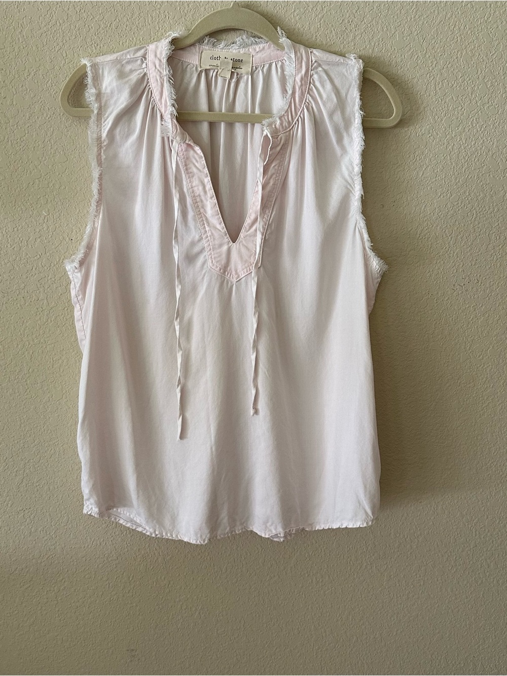 cloth & stone by Anthropology Sleeveless Tie V-Neck Top in Pale Pink size medium